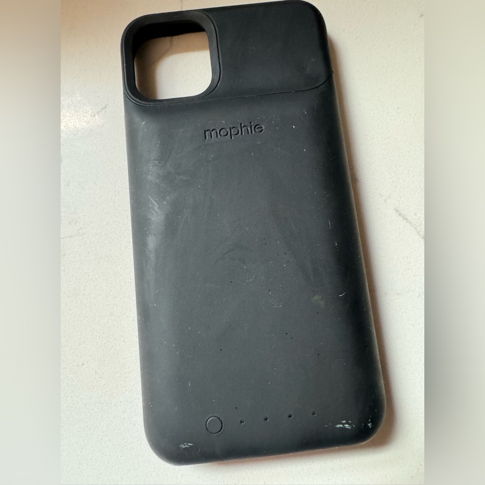 Mophie “Juice Pack” Cell Phone Charging Case iPhone 11 ProMax